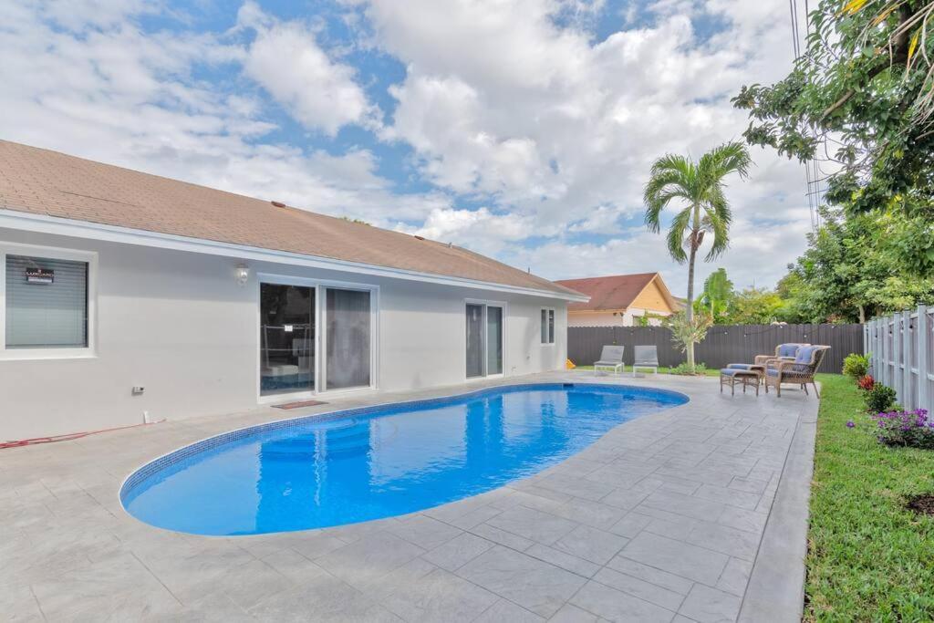 Spacious 4 Bedrooms, 2 Bathroom House With Pool ميرامار المظهر الخارجي الصورة